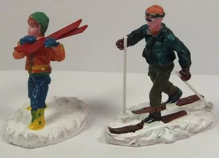 2 Skiiers 2-1/4 in. train figures :