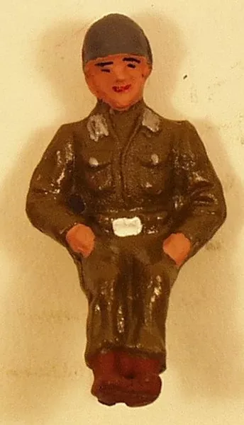 Arnold Hauser Toy Soldiergreen seated 55mm