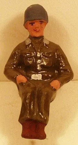 Arnold Hauser Toy Soldiergreen seated 58mm