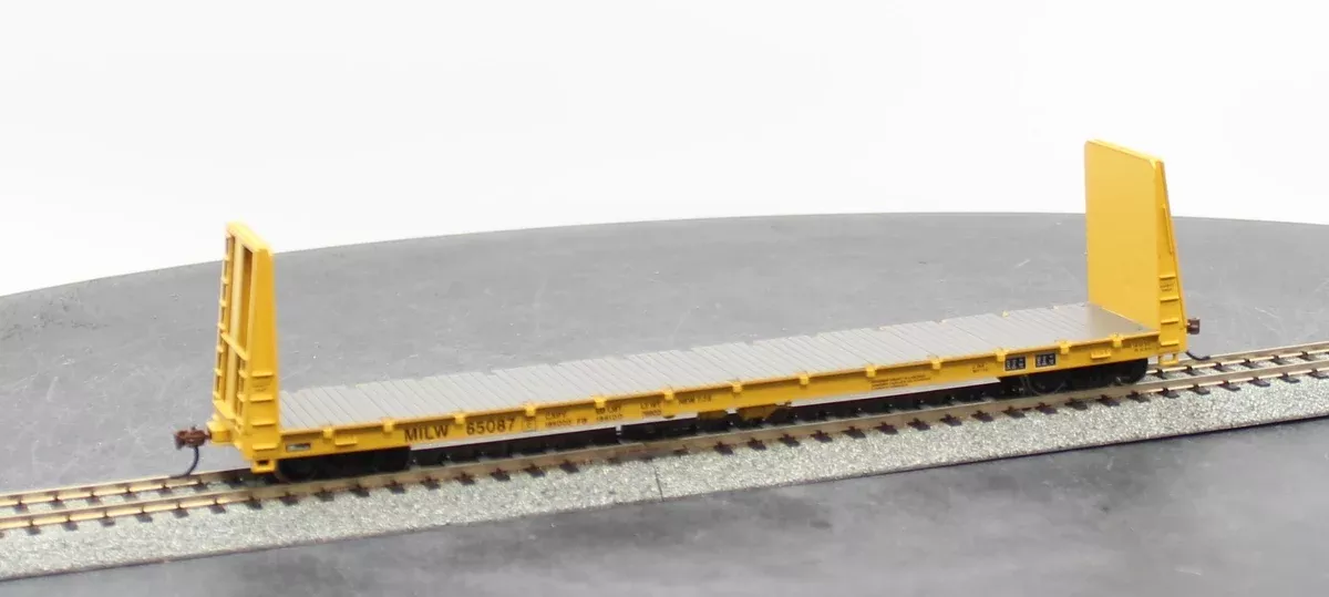 Athearn ATH90239 Milwaukee Road RTR 60' Bulkhead Flat car HO SCALE NEW