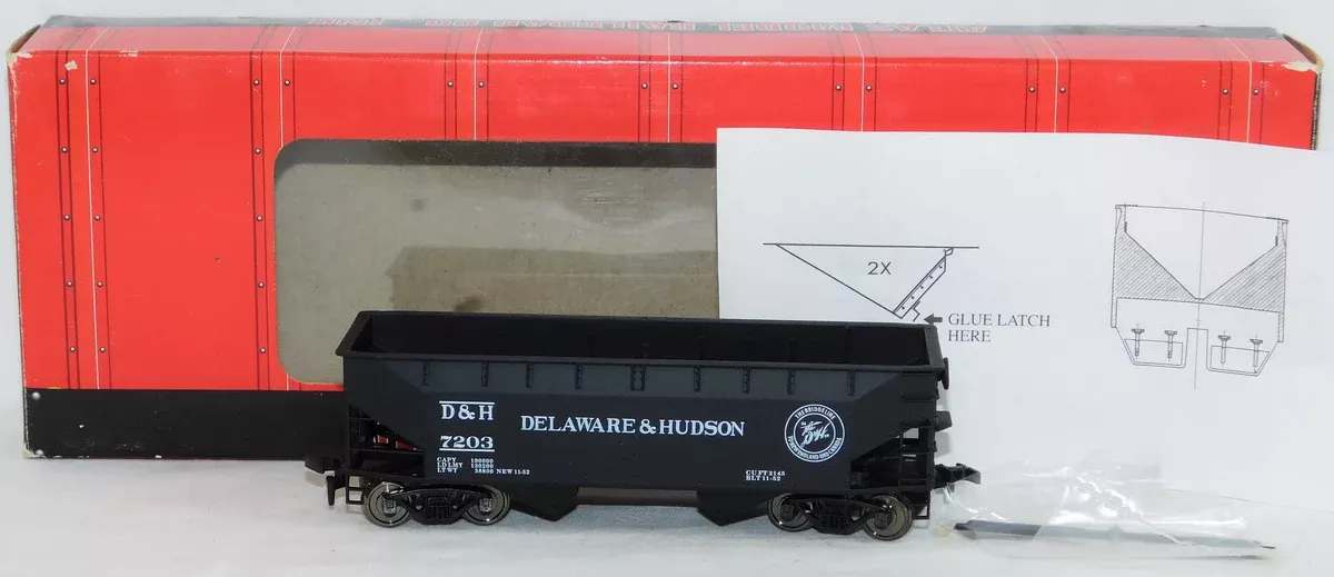 Atlas 1857 Two Bay Offset Side Hopper Delaware & Hudson #7203 Boxed HO Scale D&H