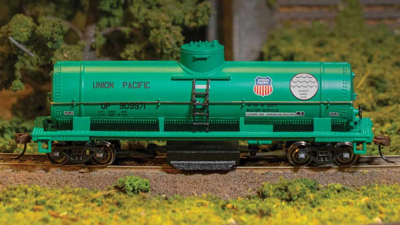 Bachmann HO 16305 Track Cleaning Tank Car, Union Pacific #909971