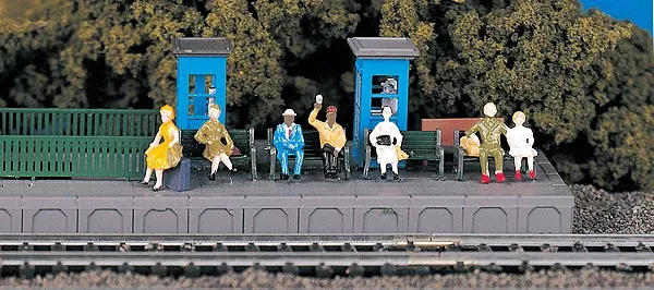 Bachmann HO 42342 Sitting Passengers (6)