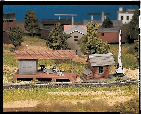 Bachmann O 45977 Loading Platform and Shanty Kit