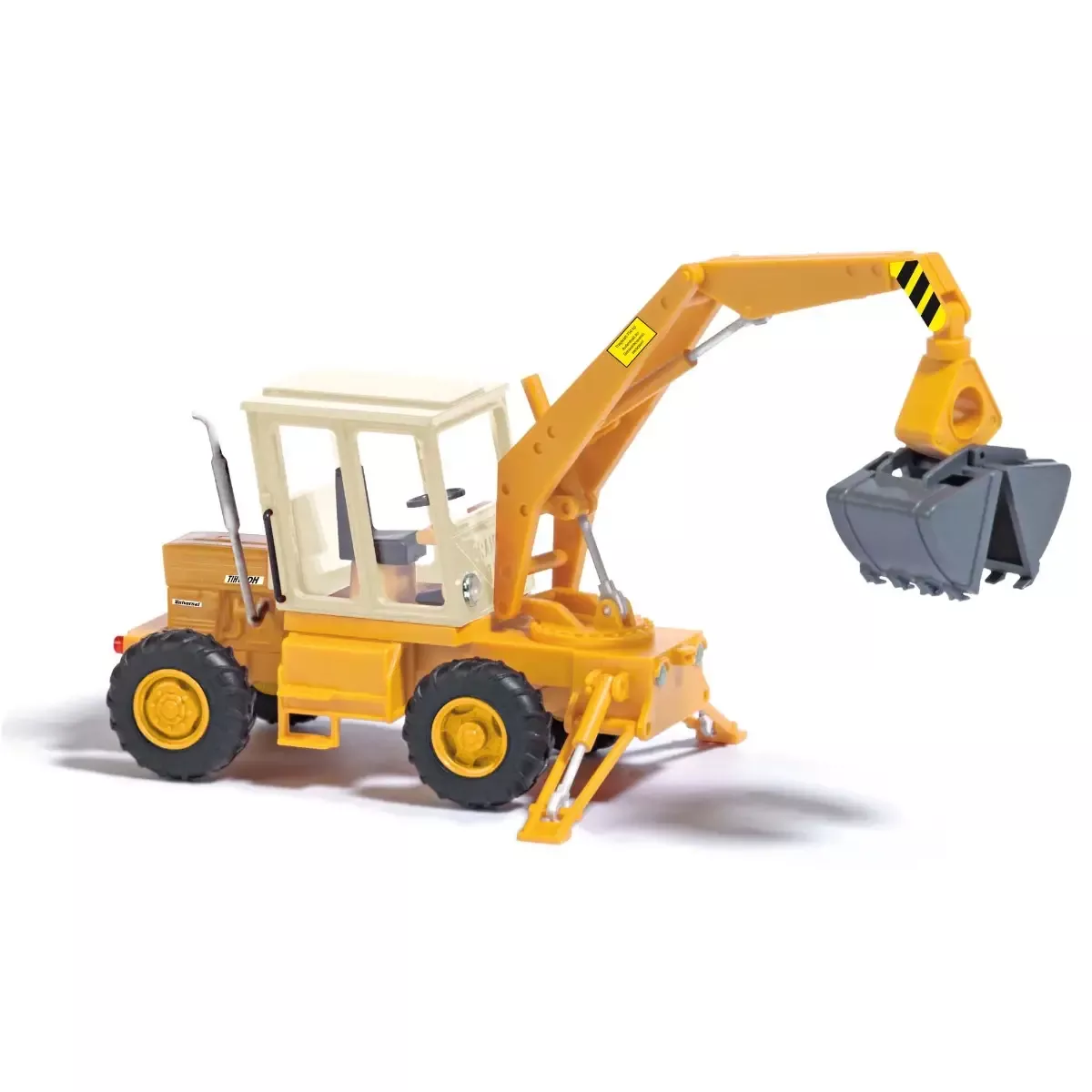 Busch 54402 HO TIH 445 tractor, orange/beige