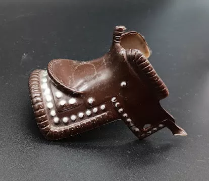 Hartland Tonto Saddle missing stirrups. See description.