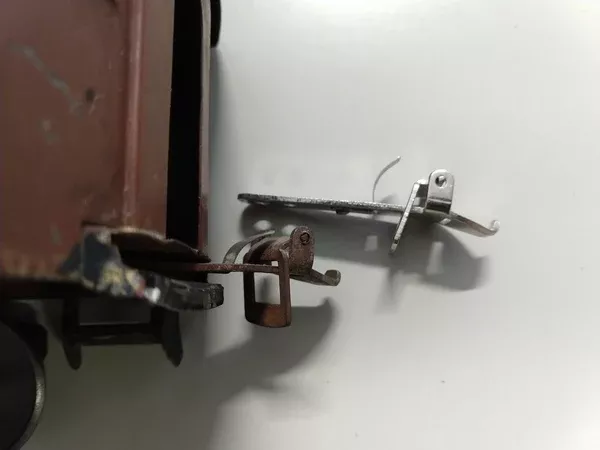Ives Standard Gauge Couplers 2.5" Set of four.