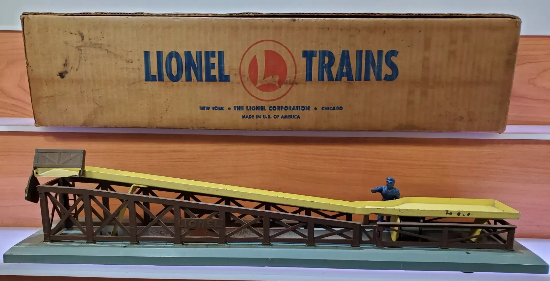 Lionel Used LIO362I O Barrel Loader Accessory with Box #362