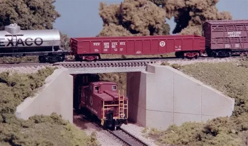 Monroe Models N 9005 Concrete and Girder Bridge Kit