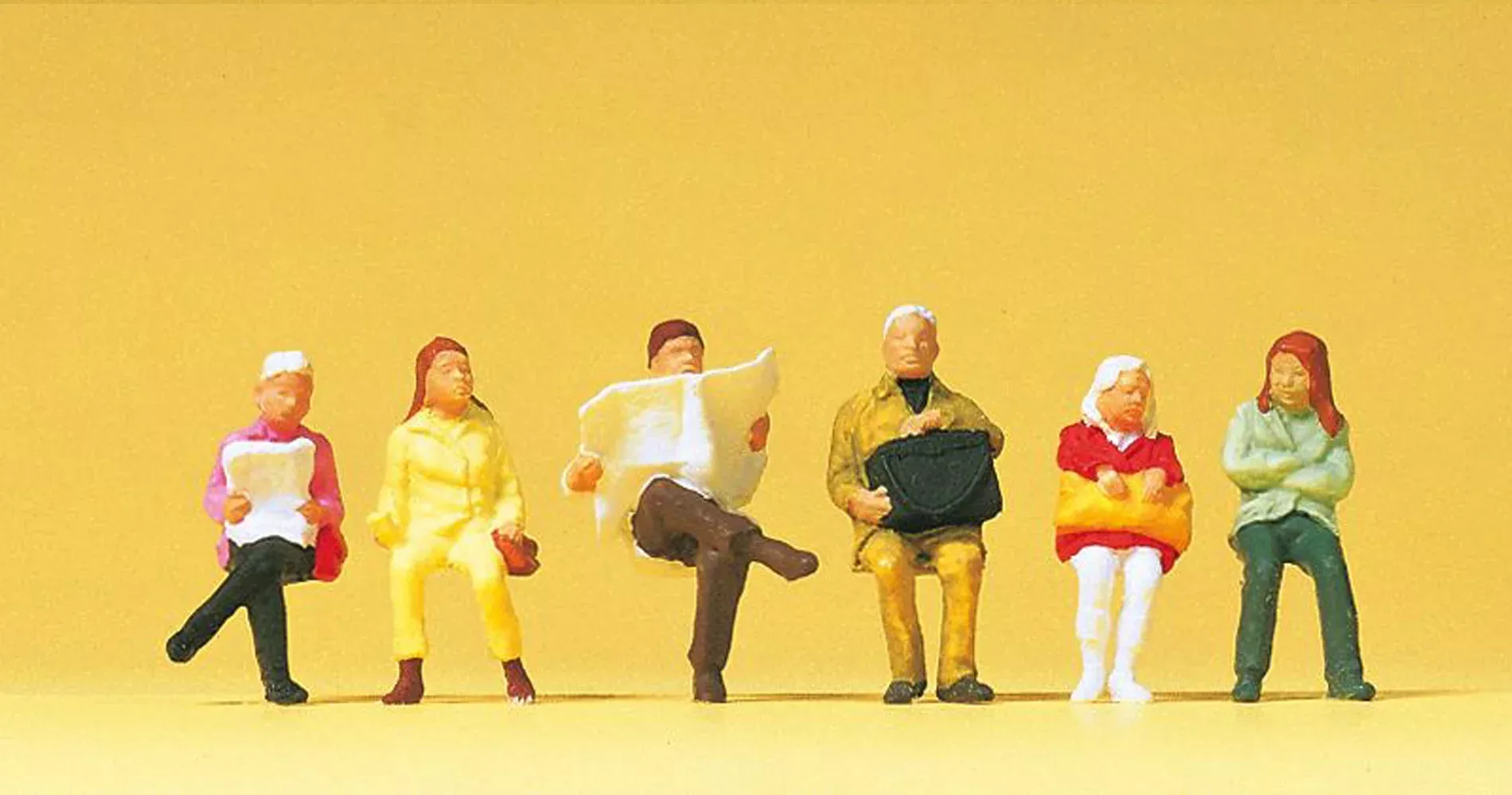 Preiser 14072 HO Scale Seated Railway Travellers (6)