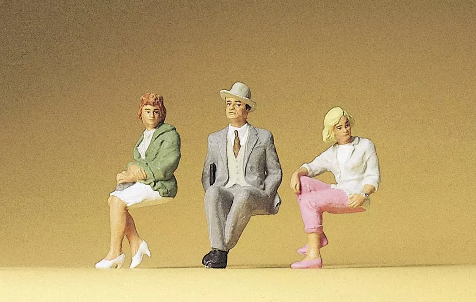 Preiser 63061 I Scale Seated People Painted Figure Set