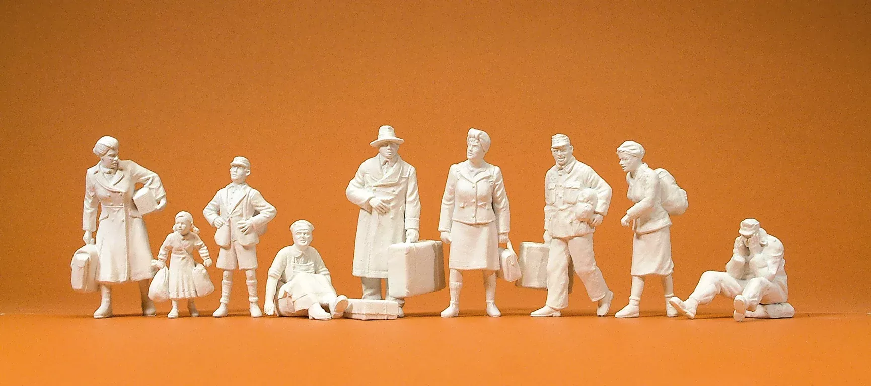 Preiser 64014 1:35 Scale Postwar Pedestrians Kit, pkg(9)
