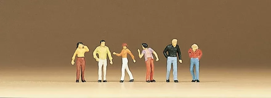 Preiser 79026 N Scale Walking Passers-by Figure Set