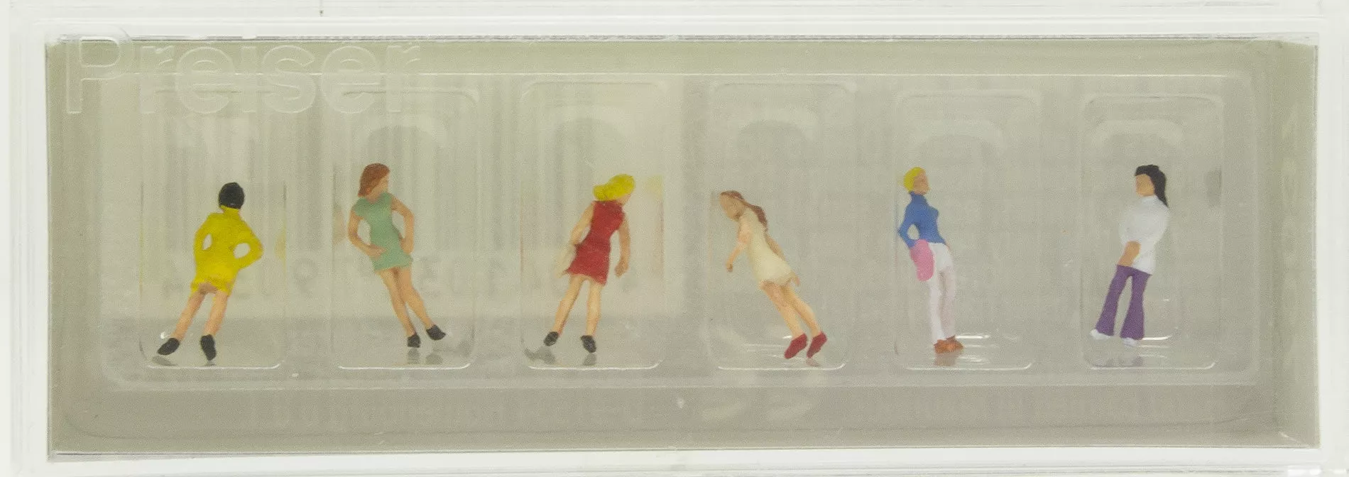 Preiser 79037 N Scale Teenagers Figure Set