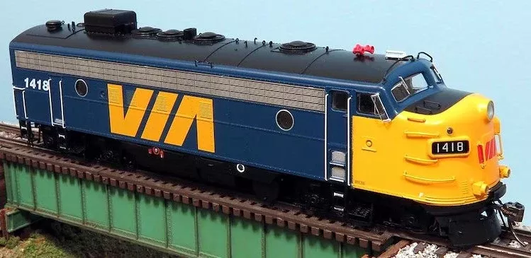 Rapido HO 222547 FP7A, Via Rail #1418