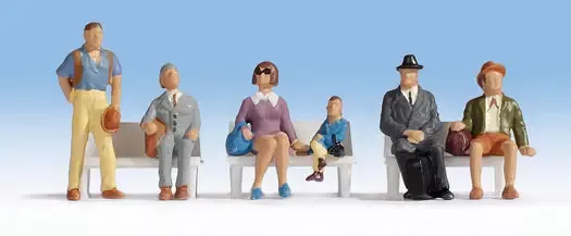 Walthers #949-6041 Figures - Waiting Passengers (6pcs)